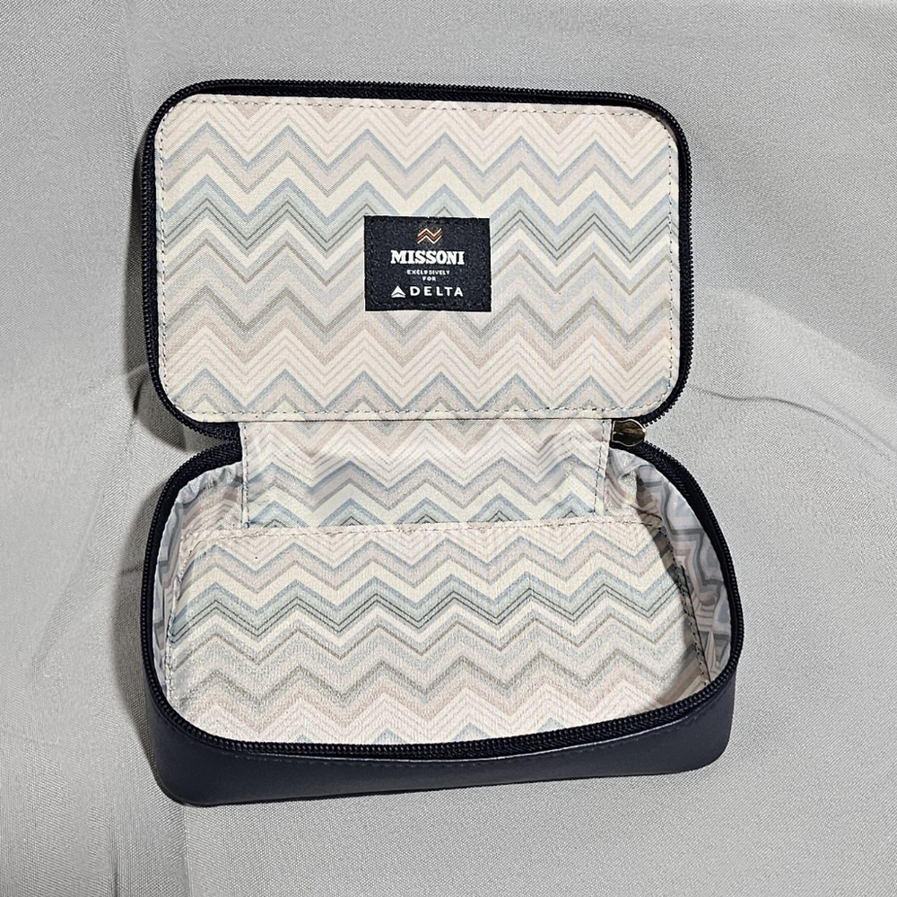Missoni Exclusively for Delta Designer Logo Travel Makeup Toiletry Blue Zip Bag